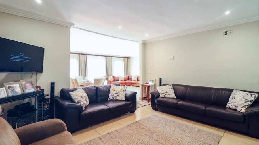 5 Bedroom Property for Sale in Protea Park North West